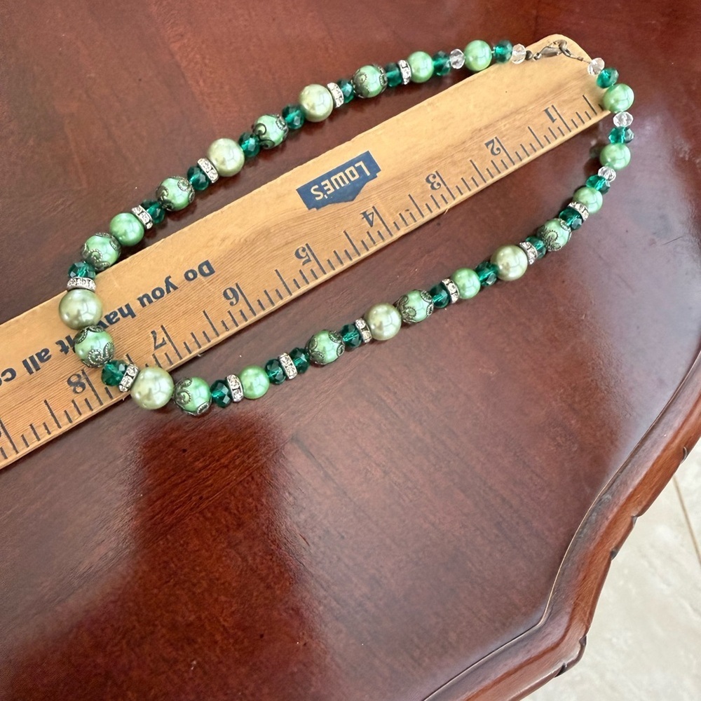 Vintage Green Beads Necklace - Picture 2 of 2